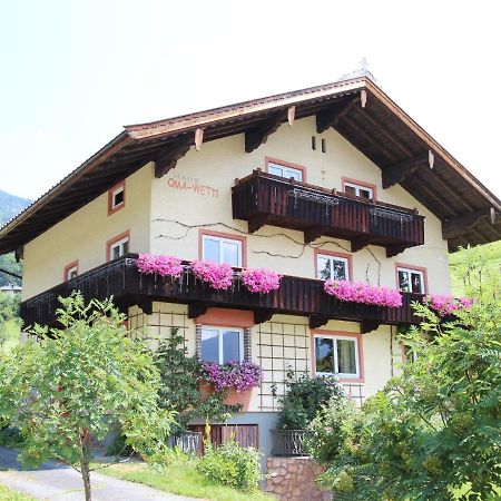 Huge Holiday Home in Hopfgarten im Brixental near Ski Lift Exterior foto