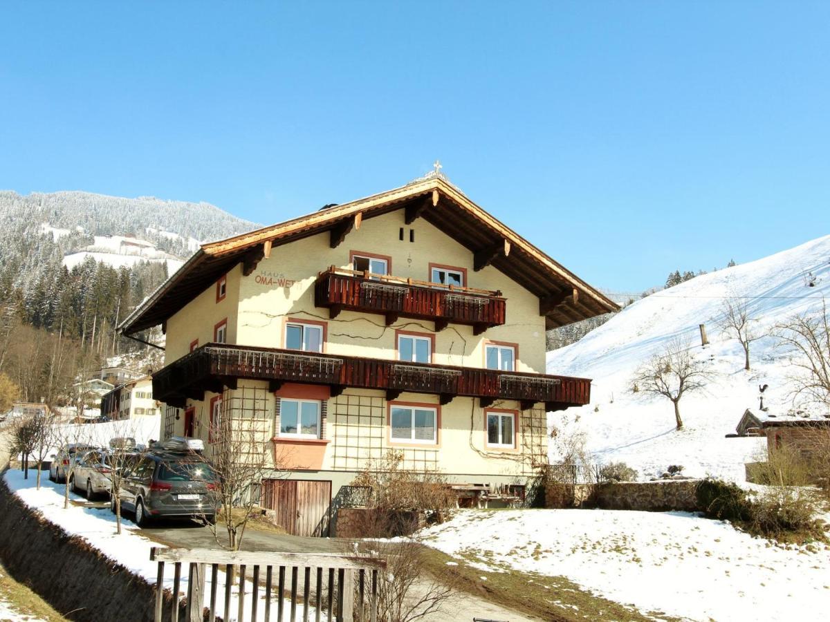 Huge Holiday Home in Hopfgarten im Brixental near Ski Lift Exterior foto