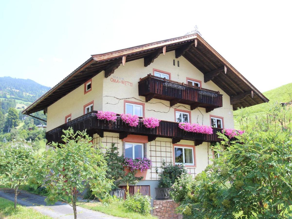 Huge Holiday Home in Hopfgarten im Brixental near Ski Lift Exterior foto